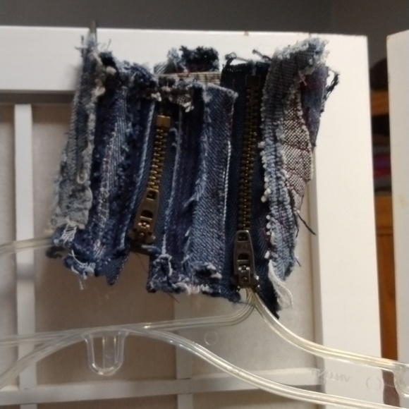 Zipper denim choker with matching zipper denim bracelet. - Picture 3 of 10